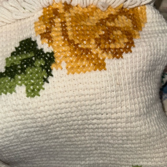 Vintage Handmade Floral Needlepoint Cross Stitch Doily/Cushion Cover - Picture 4 of 4